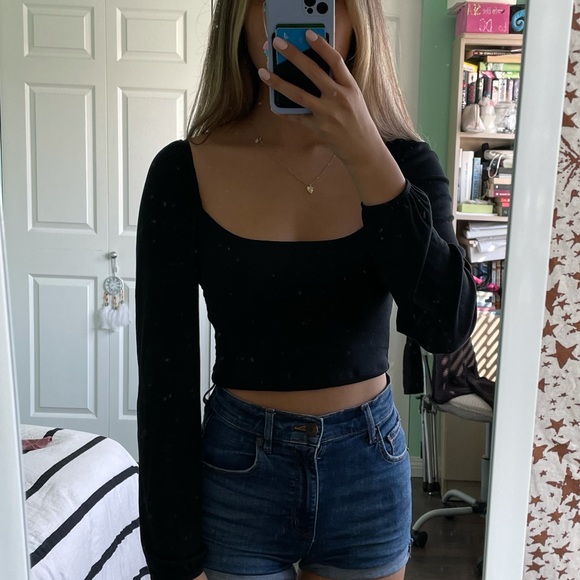 Sunday Best Prairie Cropped Long Sleeve in Black - Picture 4 of 6